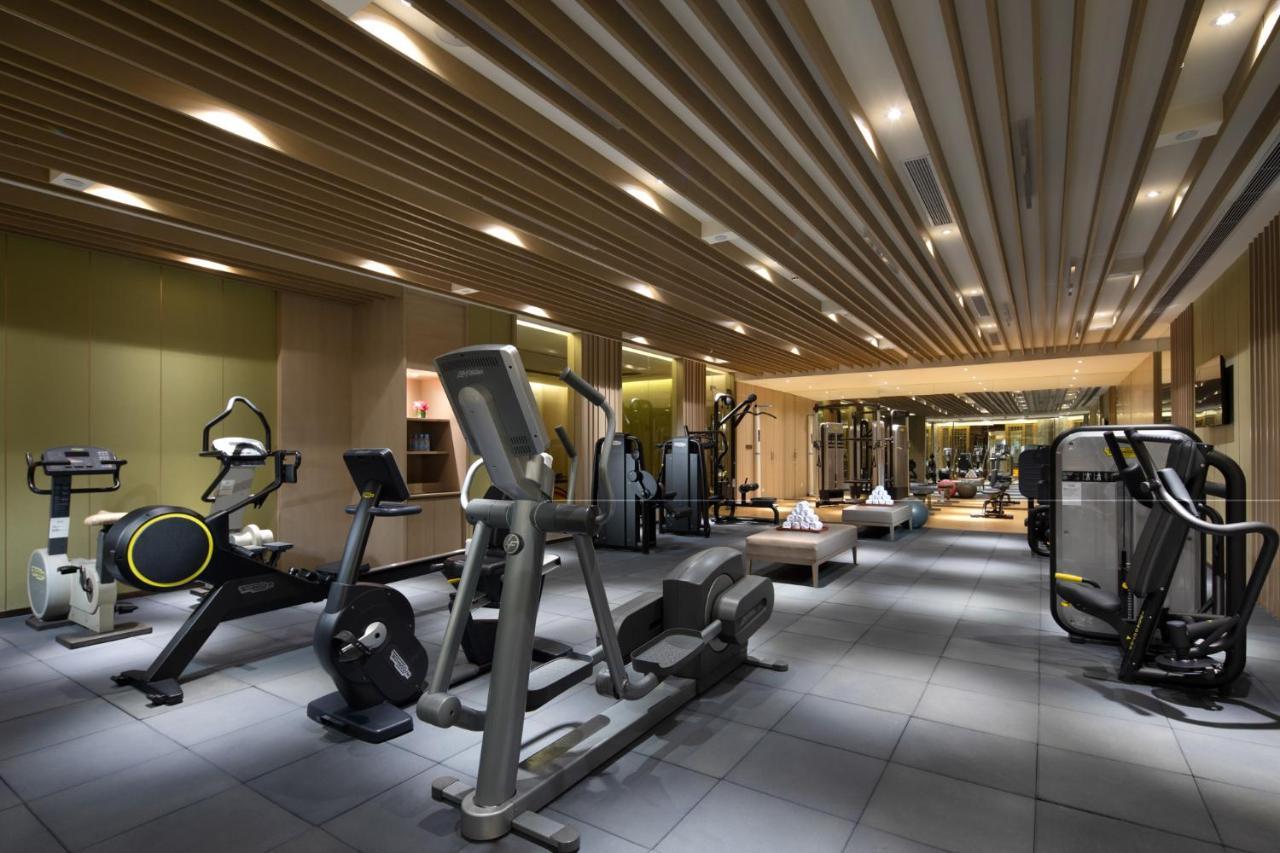 Crowne Plaza Shanghai Nanjing Road By Ihg Exterior photo The gym at The Landmark